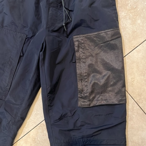 Urban Outfitters Nylon Cargo Style Joggers Size Medium - Picture 2 of 7